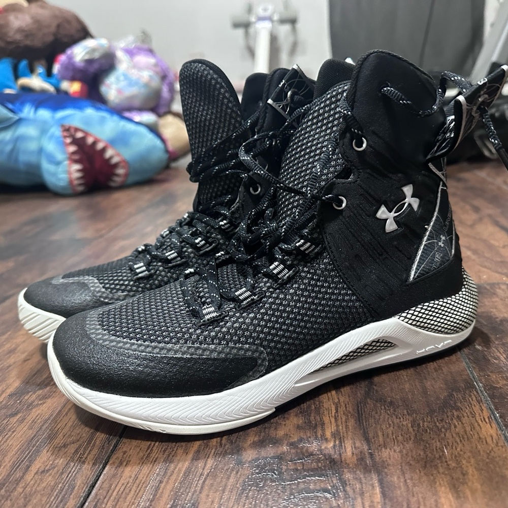 Under Armour Men's Black and White Athletic Shoes - Picture 2 of 5